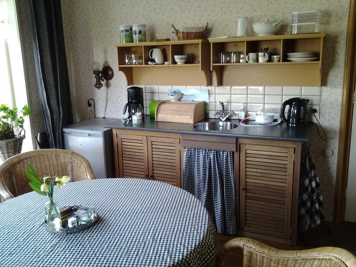 Bed and Breakfast De Wylgepleats Jutrijp Exterior foto